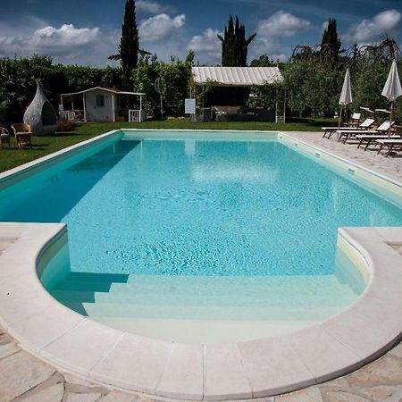 Cevoli Country Resort Lari Kültér fotó