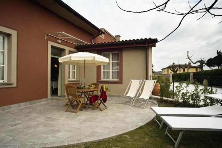 Cevoli Country Resort Lari Kültér fotó