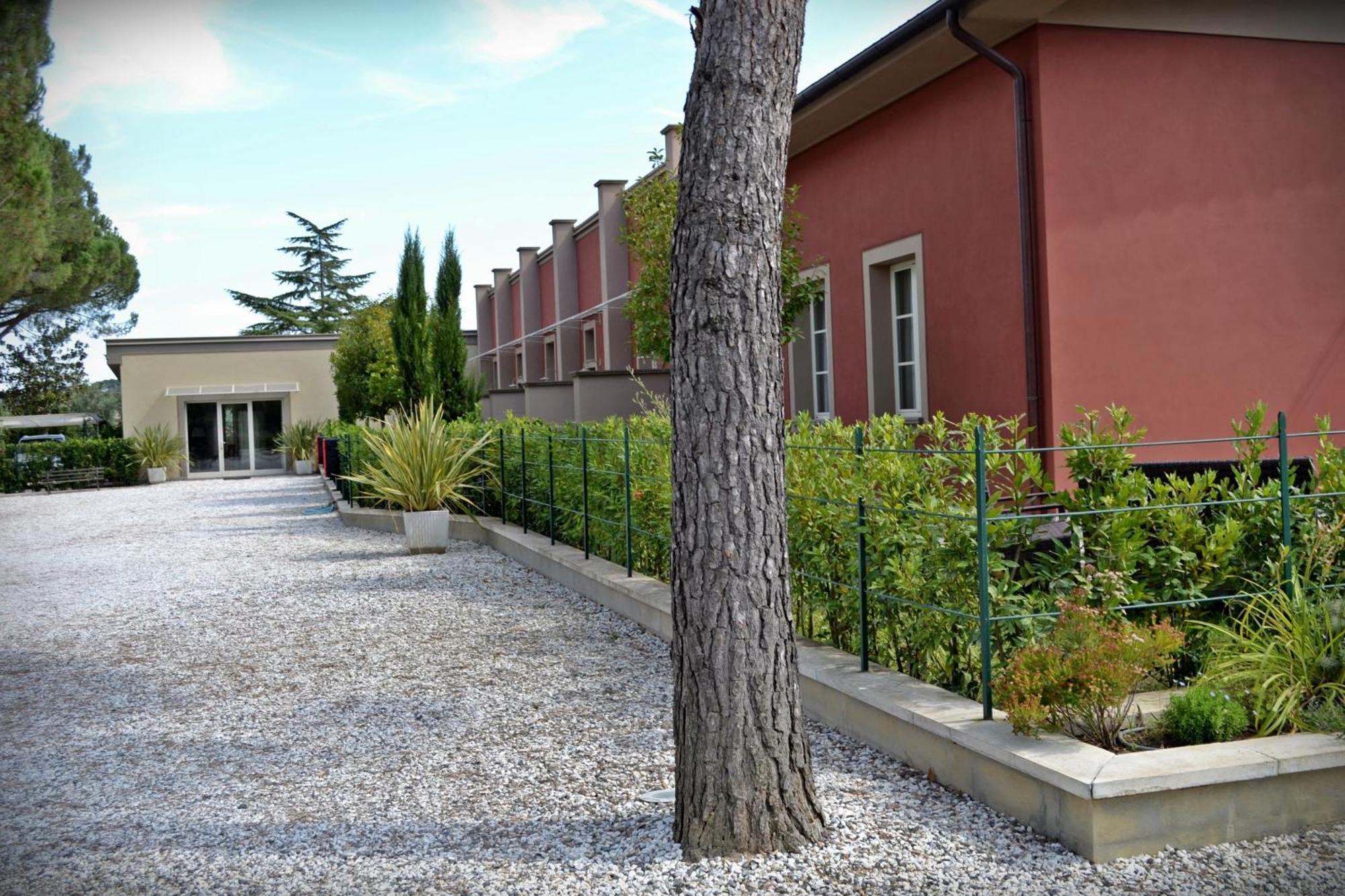 Cevoli Country Resort Lari Kültér fotó