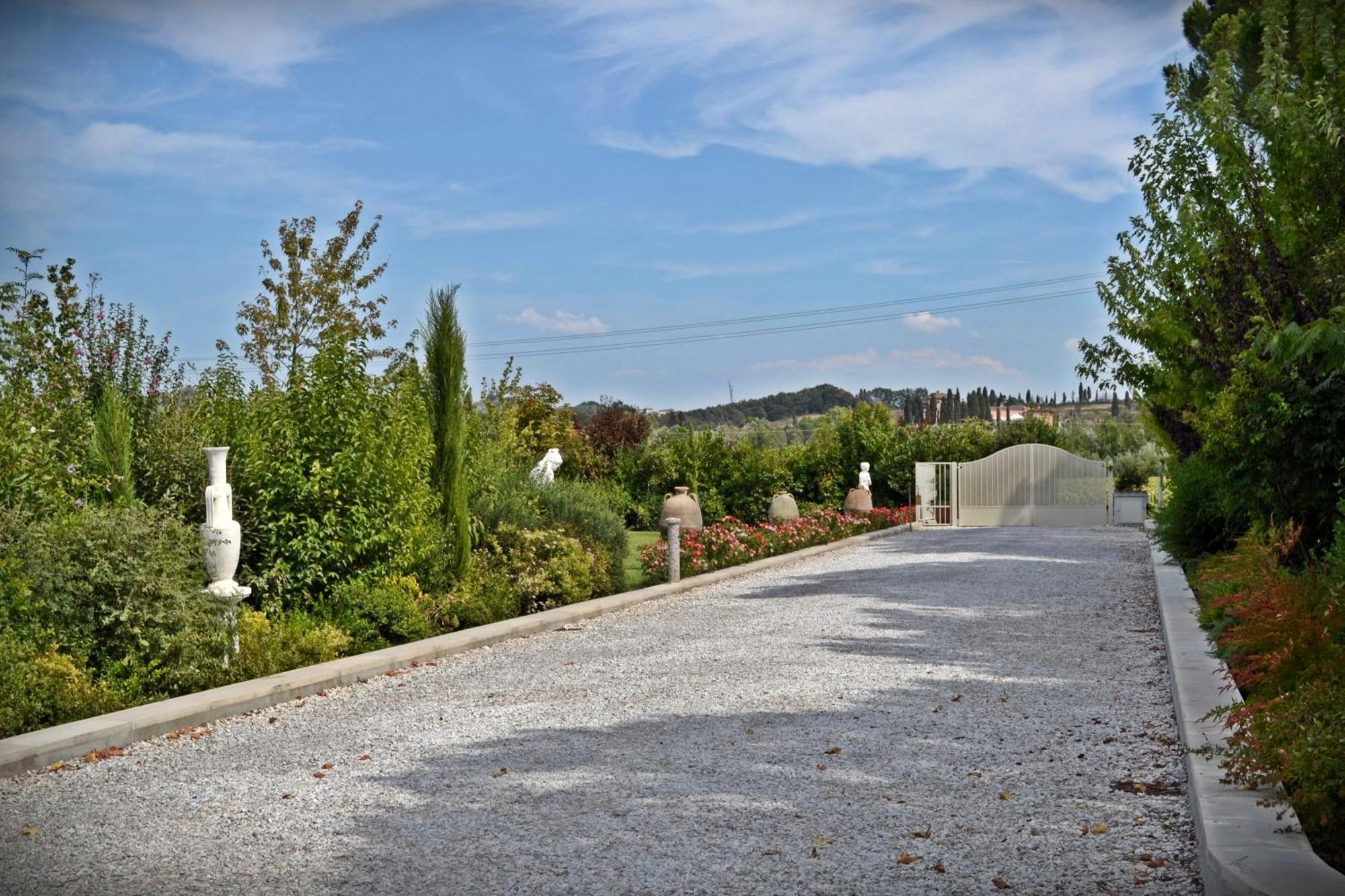 Cevoli Country Resort Lari Kültér fotó